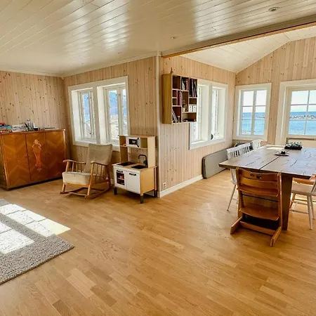 Beautiful Embraced By Rich Wildlife * Hov (Nordland)